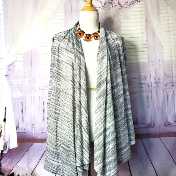 Renee C. Size S gray womens cardigan sweater top - Picture 4 of 14